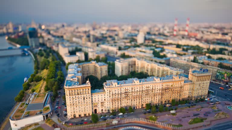 这是一个建筑物众多的城市的鸟瞰图