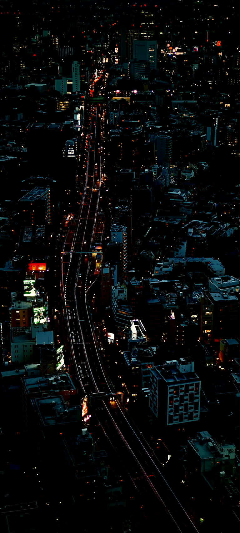 夜间城市开灯鸟瞰图