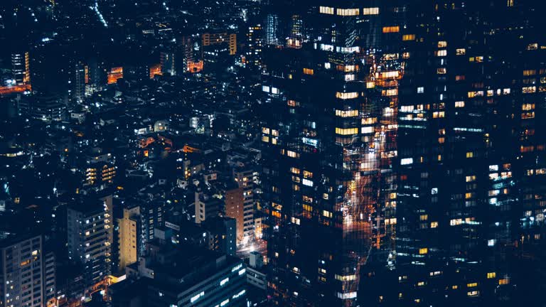 鸟瞰城市夜景,高楼林立