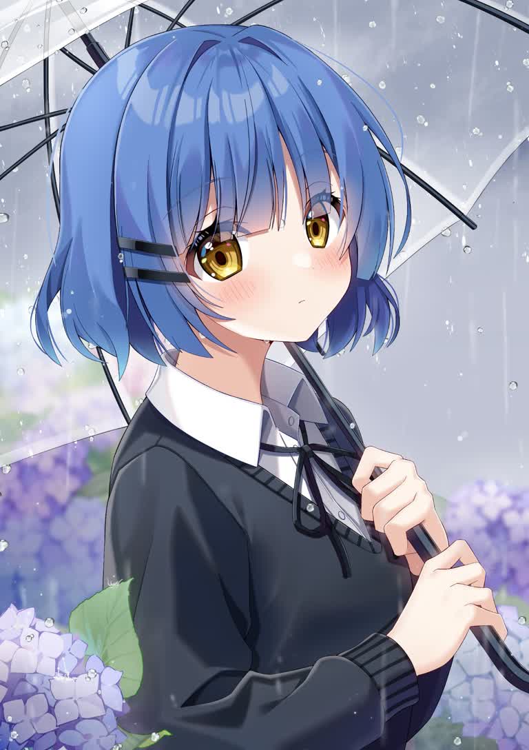 有一个蓝头发的女孩在雨中撑伞