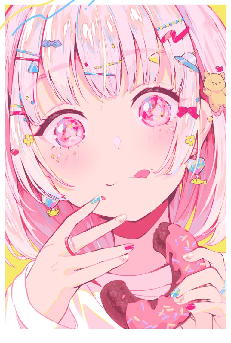 有一个女孩手里拿着甜甜圈