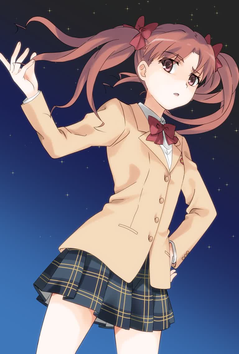 有一个穿着校服的女孩举起她的手