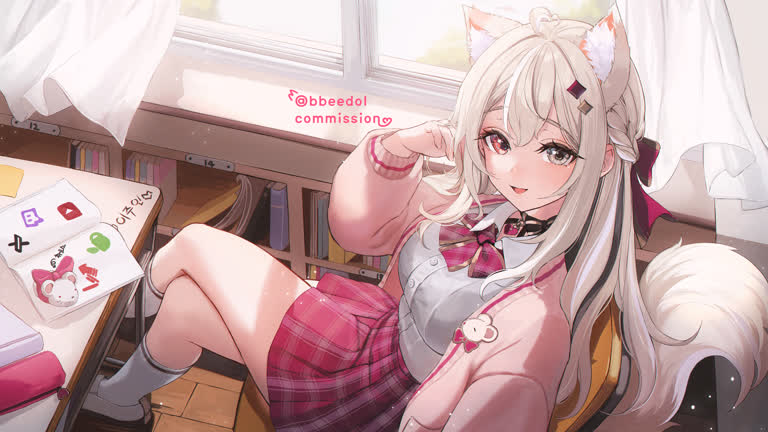 有一个女孩坐在房间里的椅子上