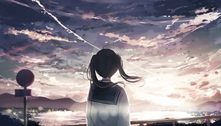 有一个女孩站在草丛中望着天空