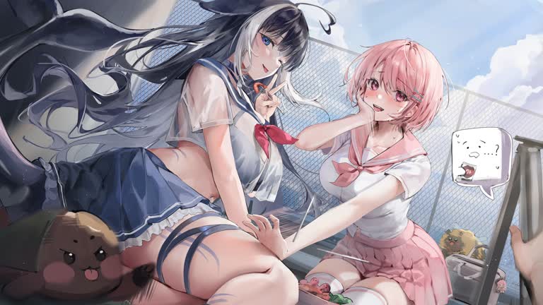 有两个女孩一起坐在长凳上