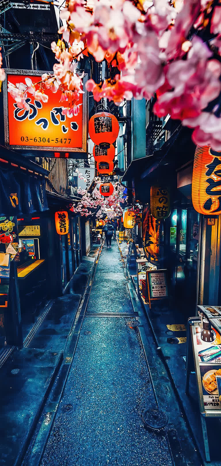 这是一条狭窄的街道,两旁都是商店