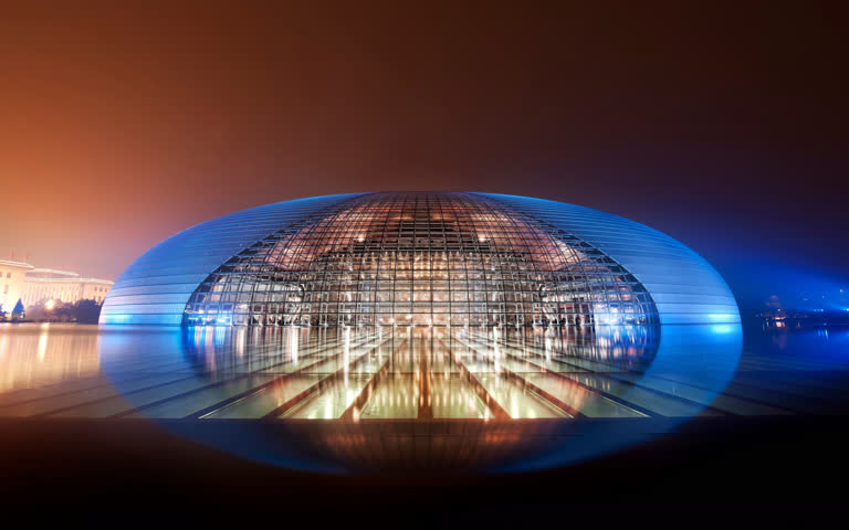 有一栋大建筑,晚上会点灯