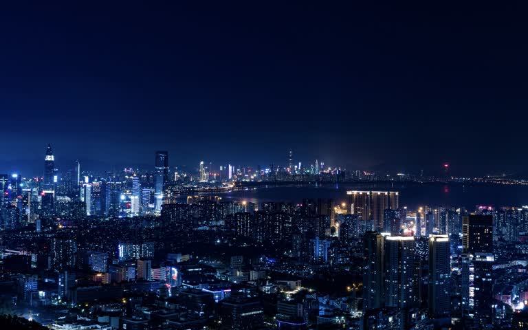 高楼林立的城市夜景