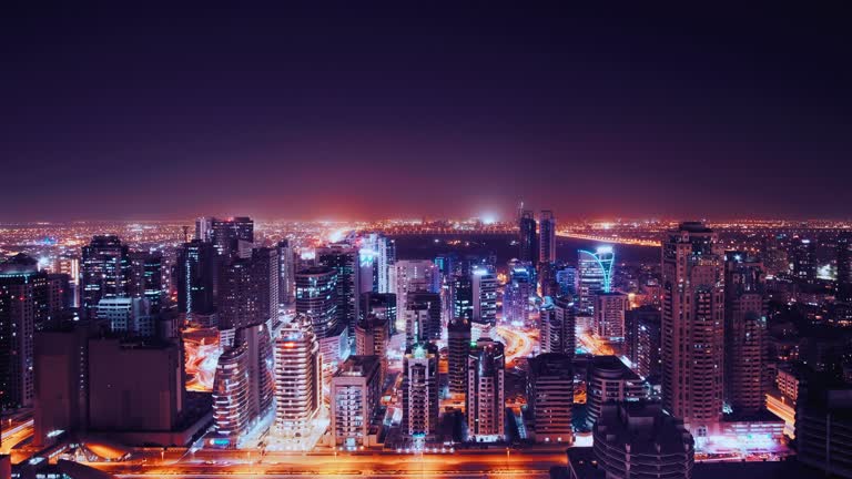 高楼林立的城市夜景