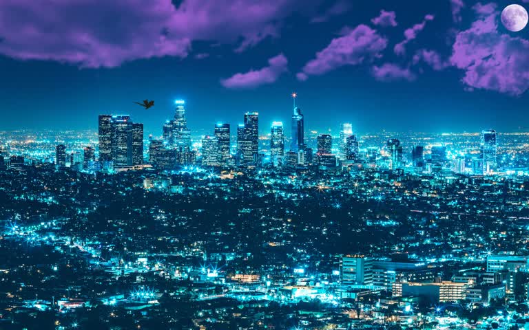 天空中满月的城市夜景