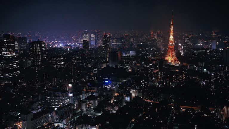 埃菲尔铁塔可见的城市夜景