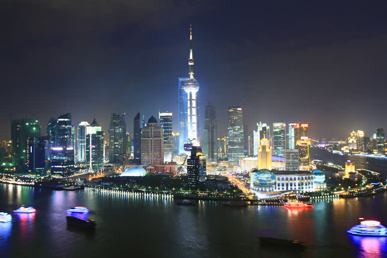 高楼林立的大城市夜景