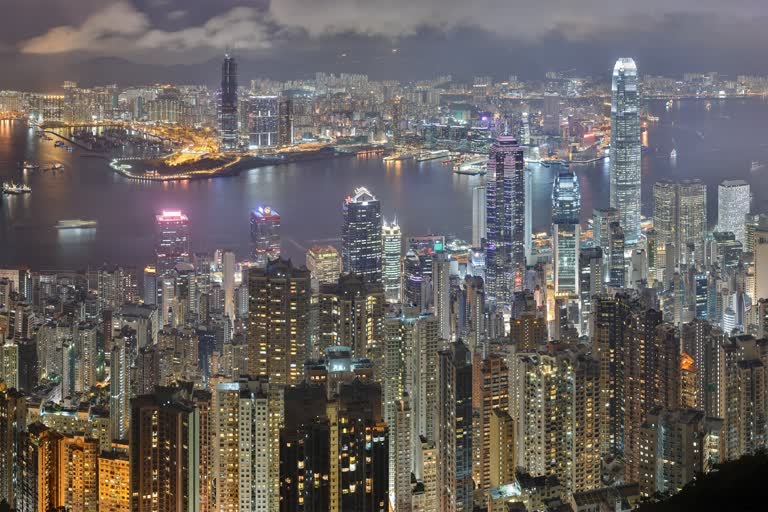 从峰峰俯瞰洪城夜景