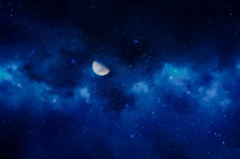 星空,中间有半月