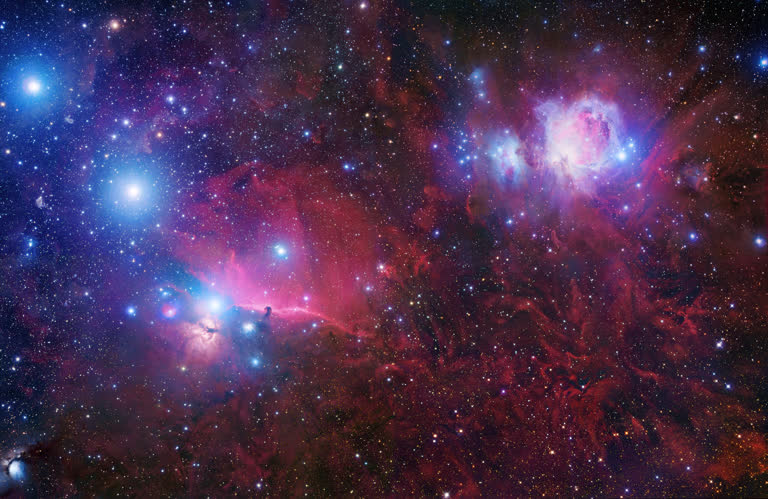 这张图中天空中有很多星星