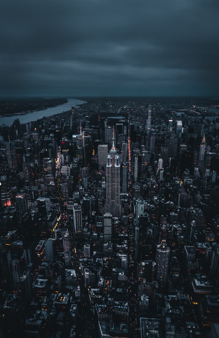 从高楼大厦眺望城市夜景