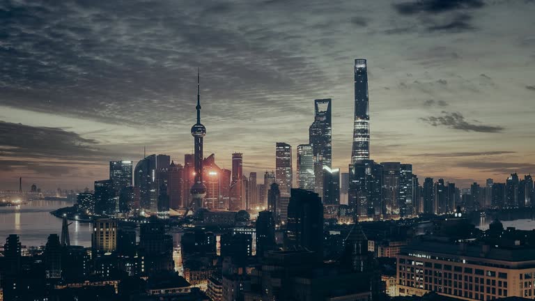 从楼顶可以眺望城市的夜景