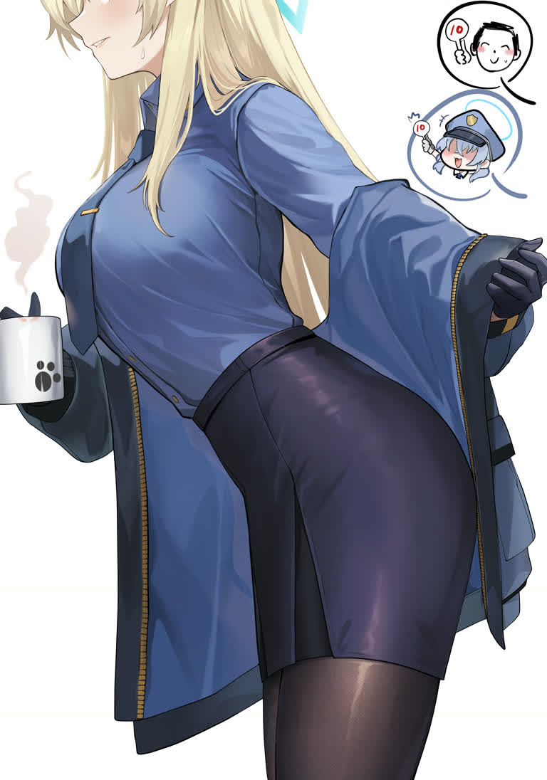 有一个女人拿着一杯咖啡