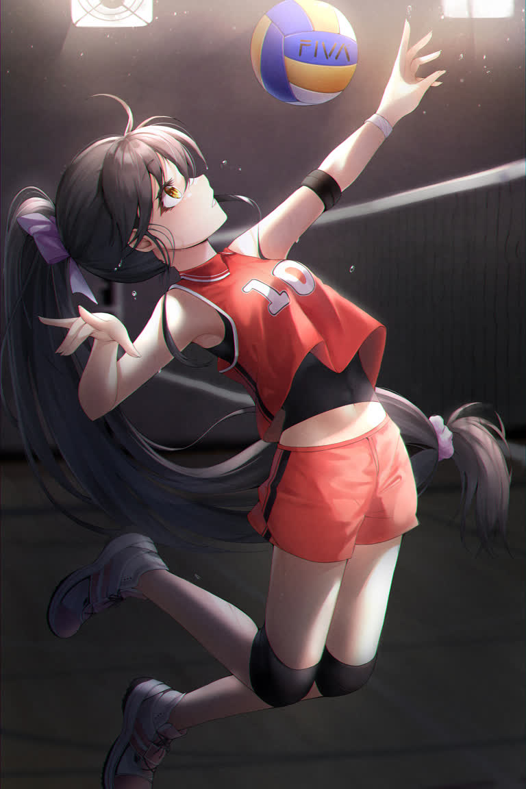 有一个女人在空中玩球