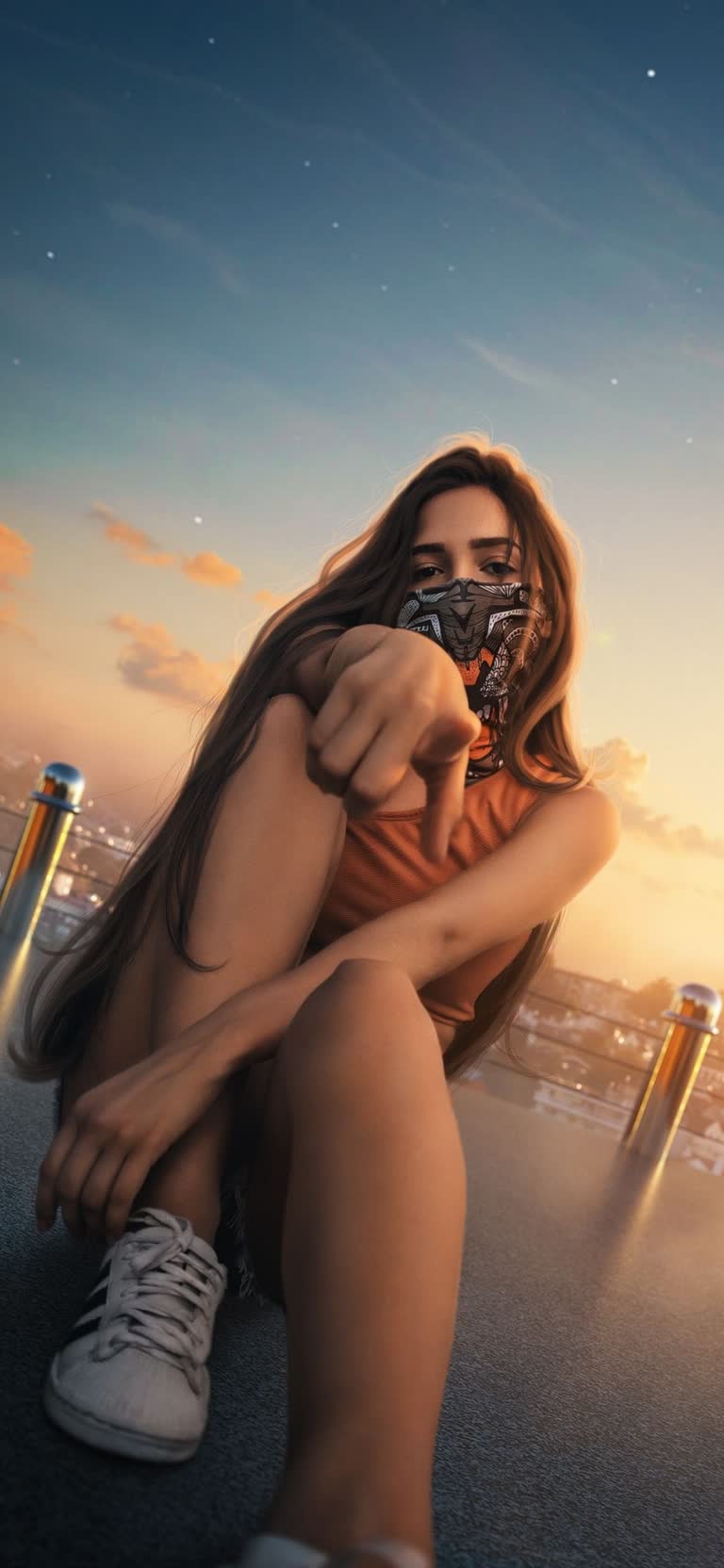 有一个女人拿着相机坐在地上