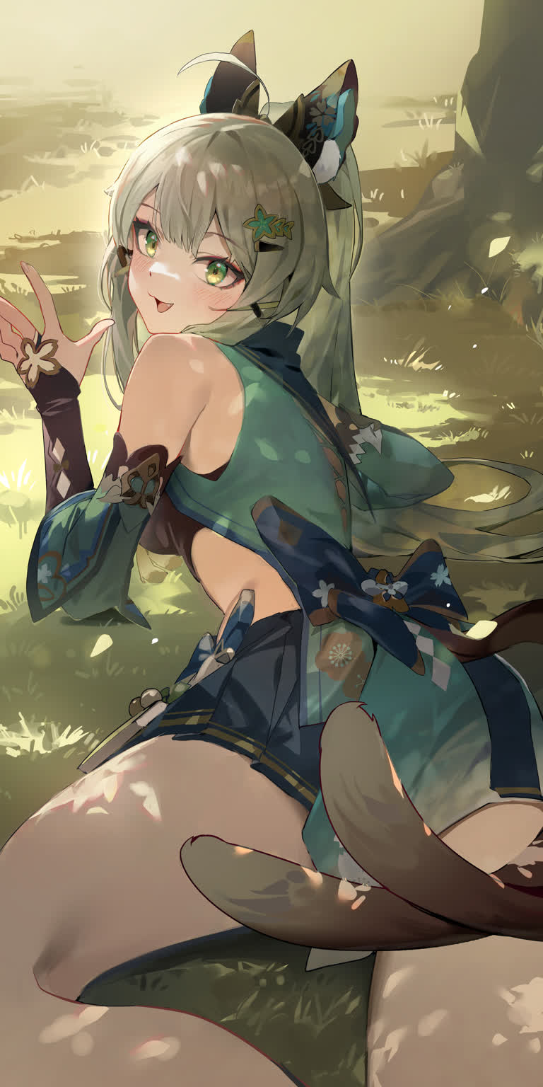 有一个女人坐在地上,手里拿着一只猫