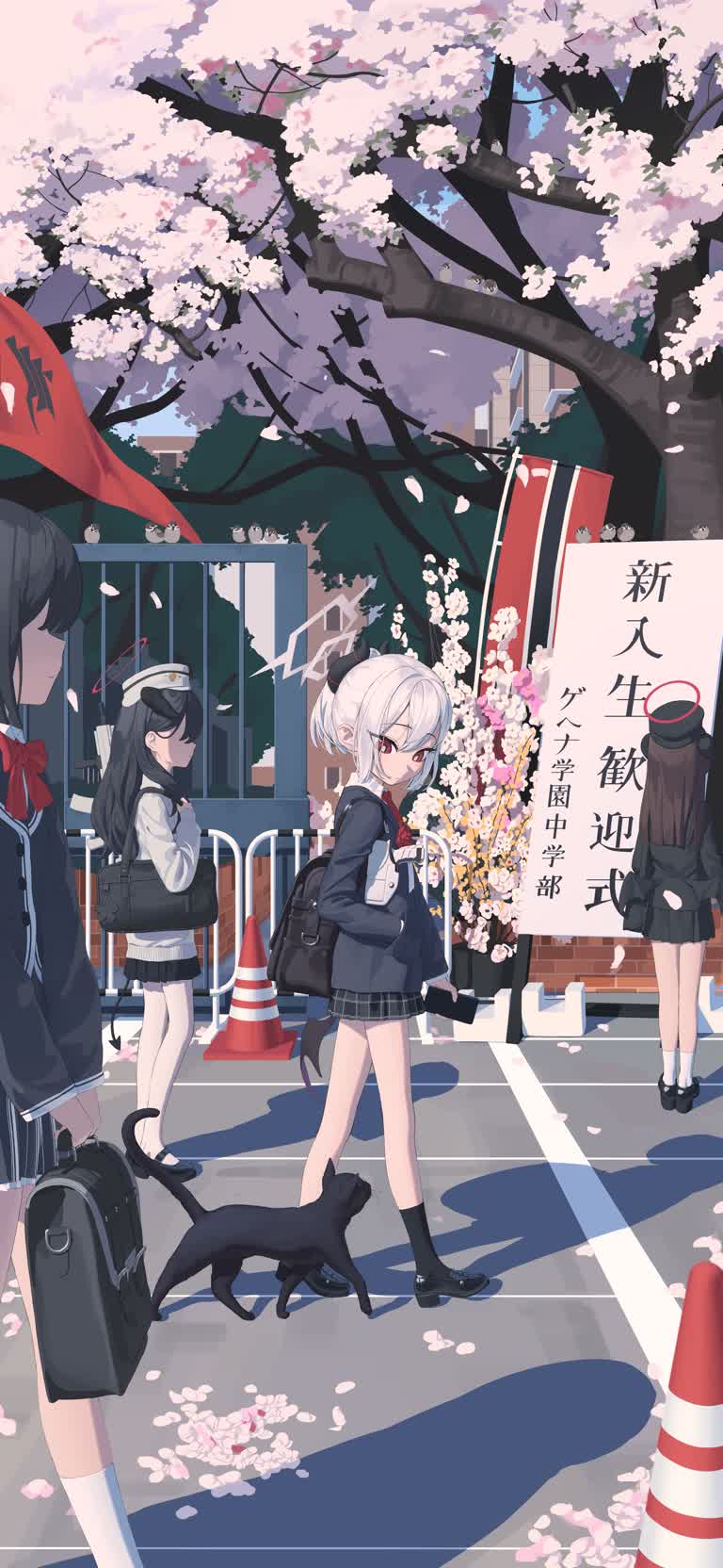 有个女人撑着伞,牵着狗走在街上
